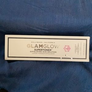 BNIB GLAMGLOW Supertoner